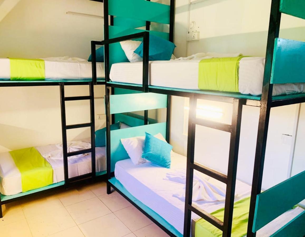 ديكويلاّ تين Vitamin Sea Hostel Inn المظهر الخارجي الصورة