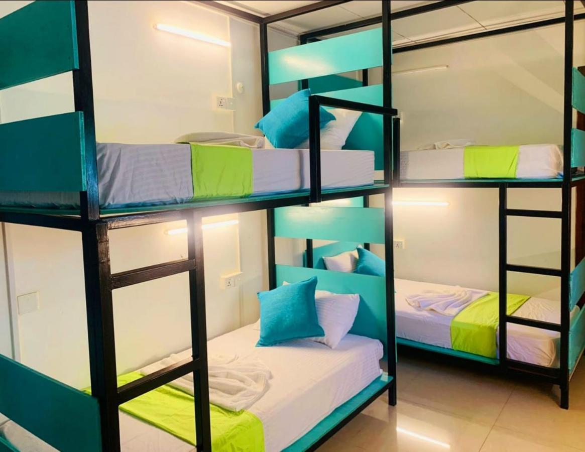 ديكويلاّ تين Vitamin Sea Hostel Inn المظهر الخارجي الصورة